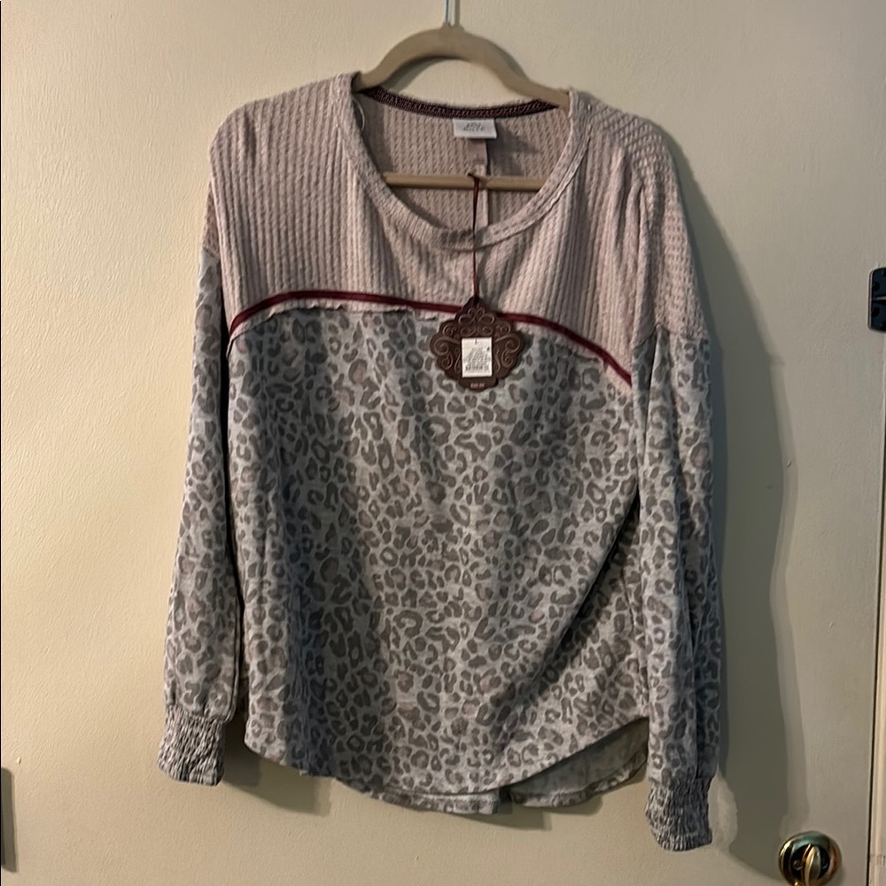 Aratta Grey Leopard Print Women's Top